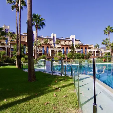 797 - Bellagio: Beachfront Elegance With Indoor & Outdoor Pools Apartment Benalmadena