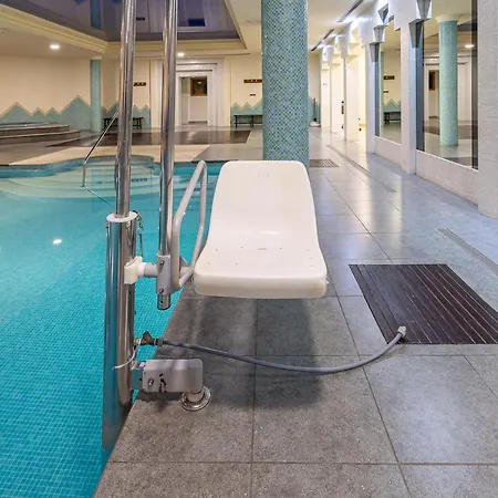 797 - Bellagio: Beachfront Elegance With Indoor & Outdoor Pools Apartment *